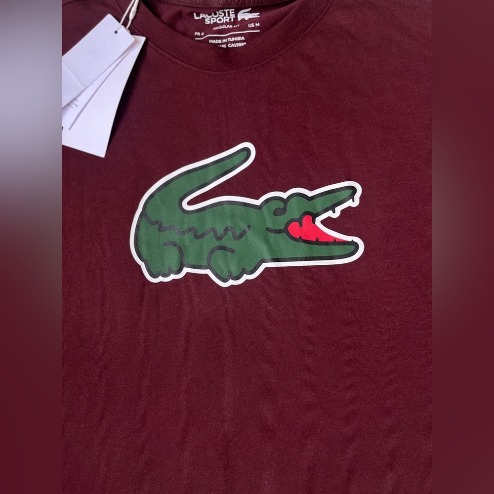 NWT Lacoste Sport Graphic Burgundy Tee with Iconic Green Logo Men Size Medium - Picture 3 of 11